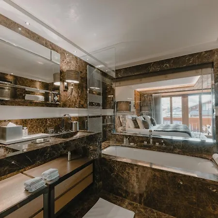 Ultima Residences Hotel