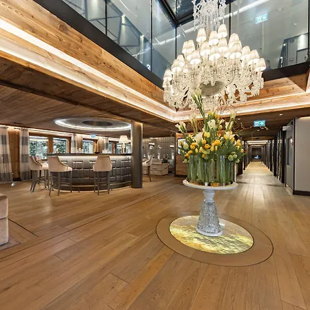 Ultima Residences 5*