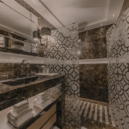 Ultima Residences 5*